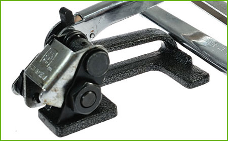 S98鐵皮帶打包機(jī) S98鐵皮帶打包機(jī)